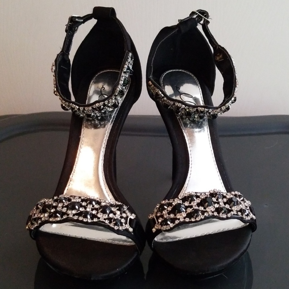 Ellie heels